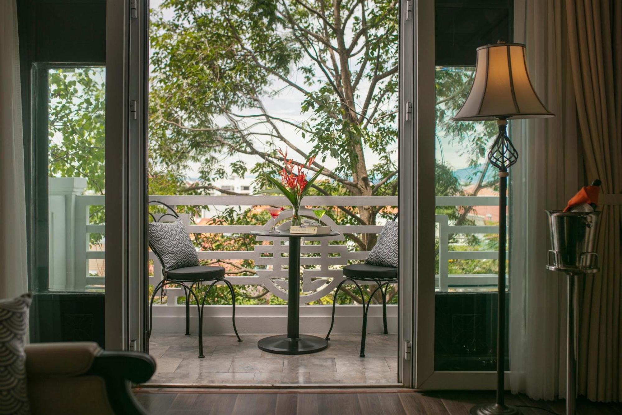 Golden Suite Panorama View & Balcony