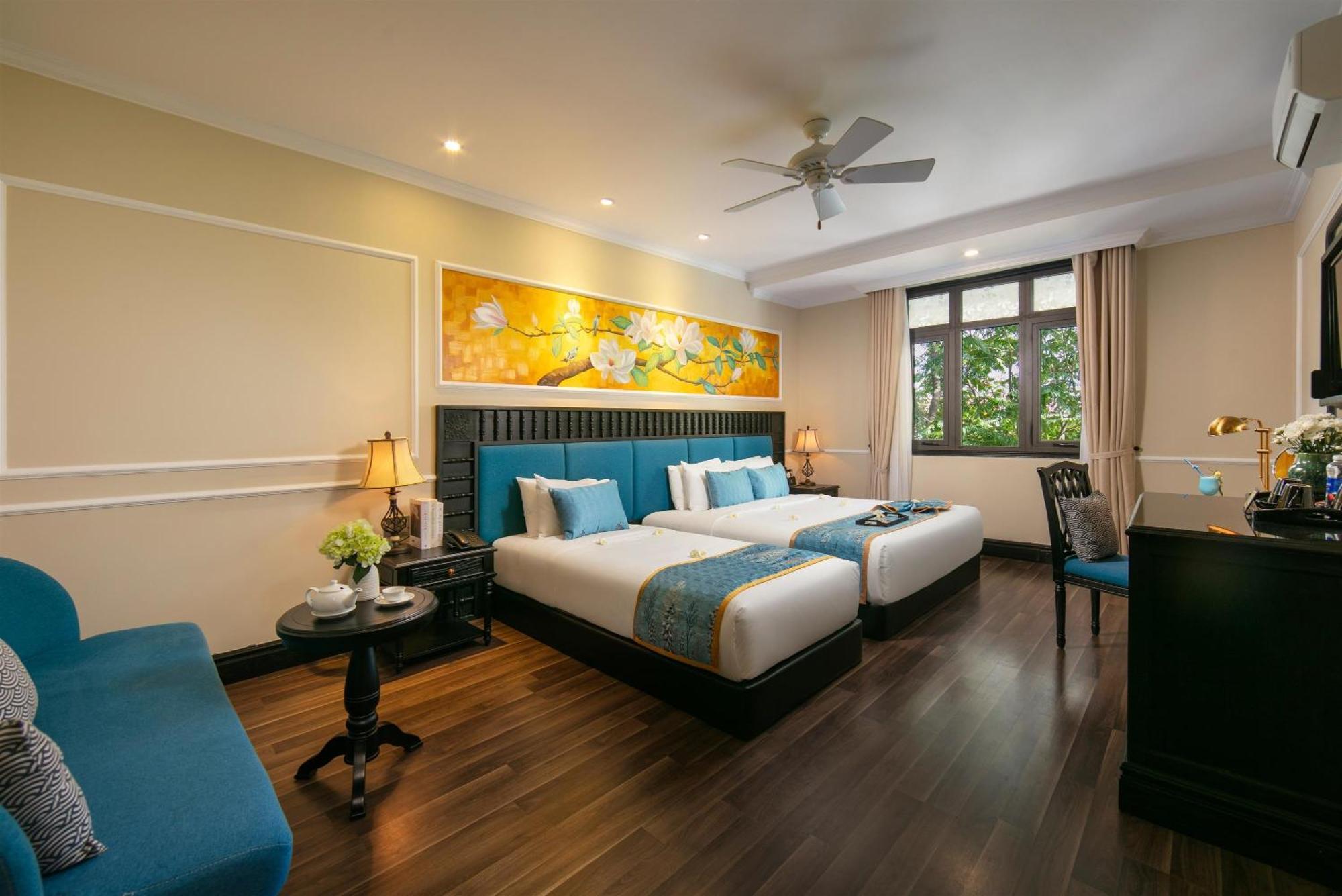 Deluxe Triple Room with City View